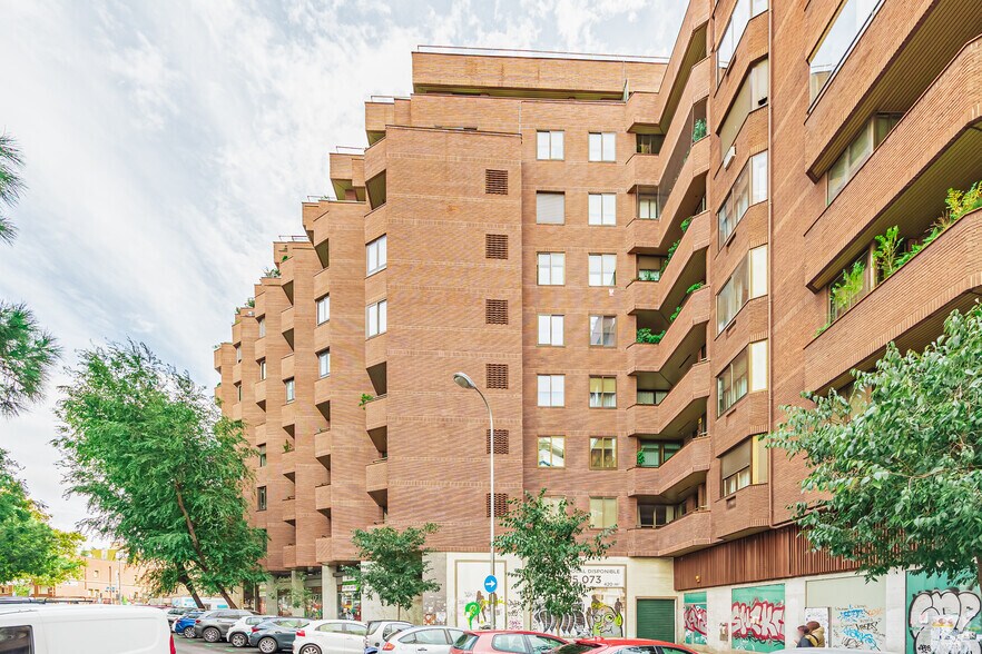Calle Julián Romea, 3, Madrid, Madrid for sale - Building Photo - Image 2 of 4