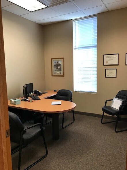 3135 Superior Dr NW, Rochester, MN for lease - Interior Photo - Image 2 of 10