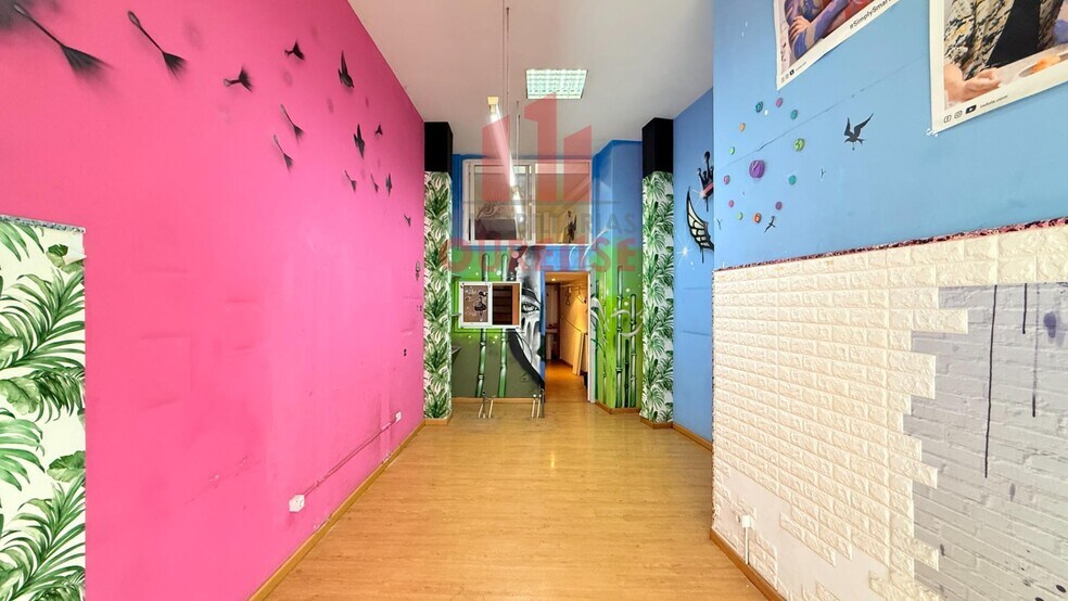 Retail in Ourense, Orense for lease - Building Photo - Image 2 of 7