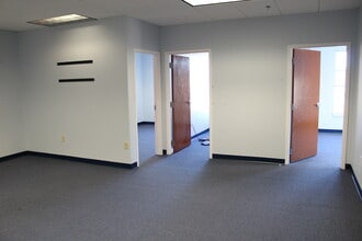 5300 Hickory Park Dr, Glen Allen, VA for lease Interior Photo- Image 2 of 5