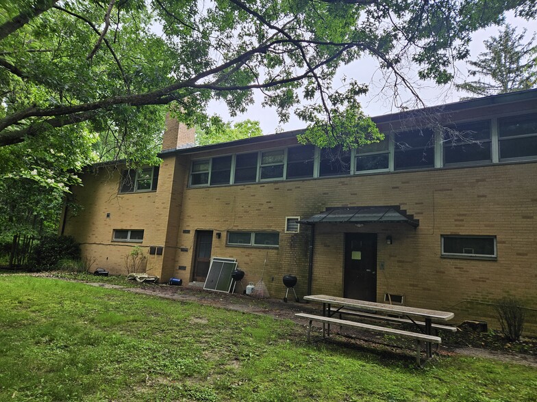 24 Rossa Ave, Lawrence, NJ for lease - Building Photo - Image 2 of 9