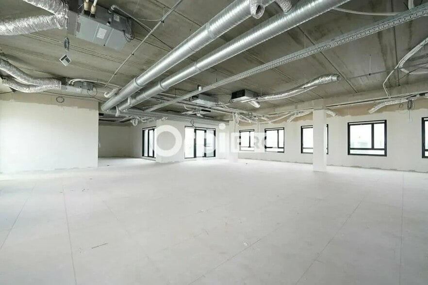 Office in Genas for lease - Interior Photo - Image 3 of 9