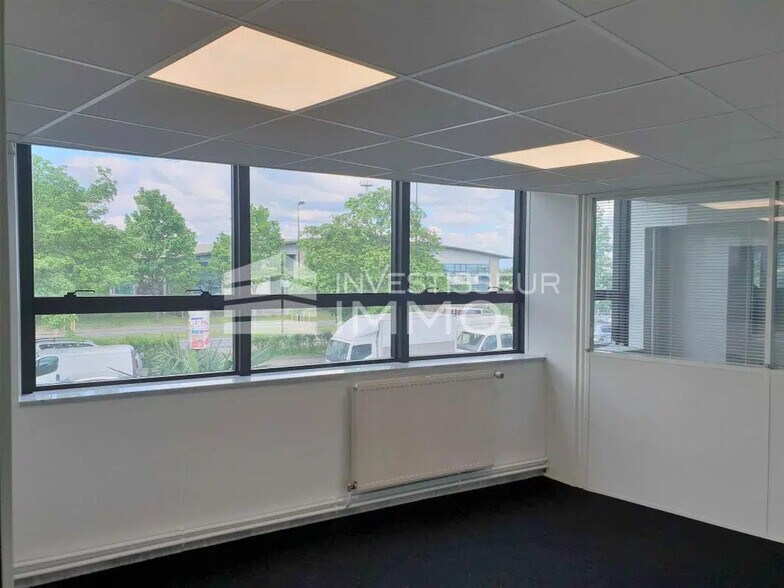 Office in Champigny-sur-Marne for lease - Interior Photo - Image 3 of 4