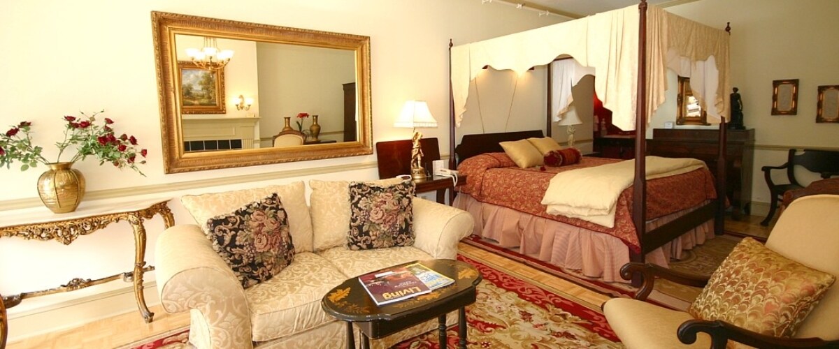 910 Cold Spring Rd, Williamstown, MA 01267 1896 House Country Inn & Pub