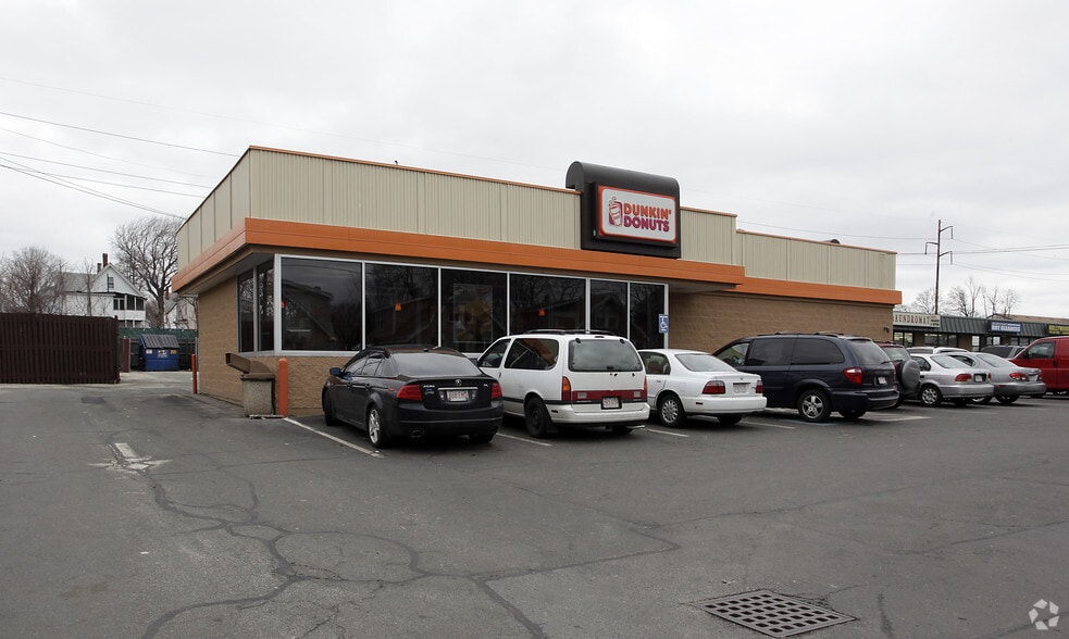 976-1032 Eastern Ave, Malden, MA for lease - Building Photo - Image 2 of 6