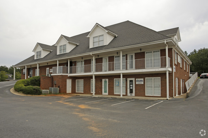 125-135 Eagles Walk, Stockbridge, GA for lease - Building Photo - Image 1 of 8