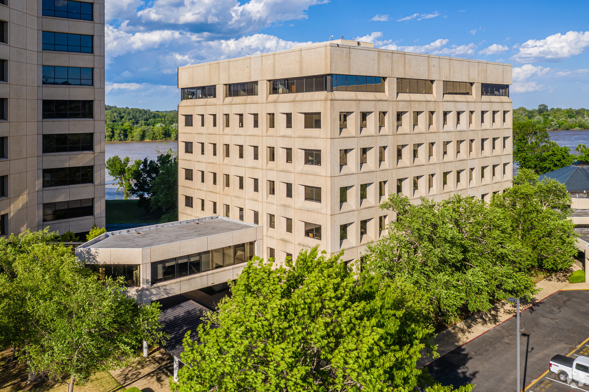 1 Allied Dr, Little Rock, AR for lease Building Photo- Image 1 of 6