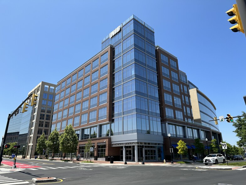 3000 Potomac Ave, Alexandria, VA for lease - Building Photo - Image 2 of 22