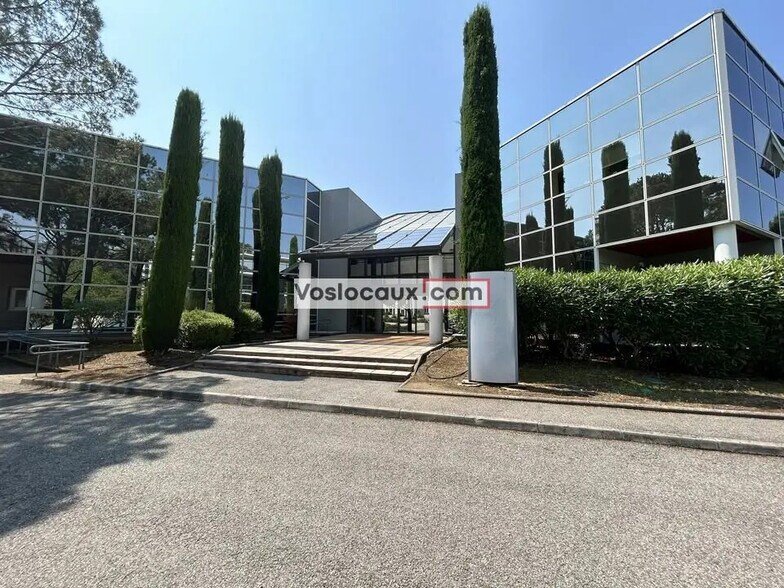 Office in SOPHIA ANTIPOLIS for lease - Building Photo - Image 3 of 5