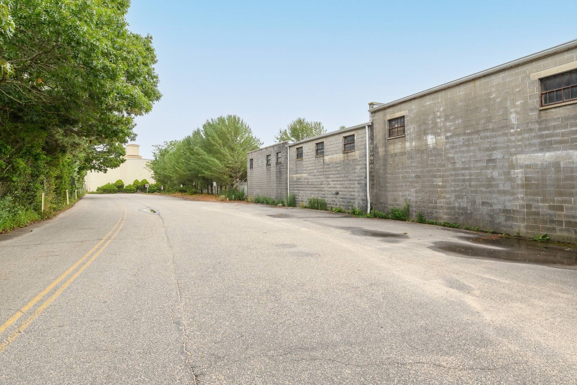 348 Montauk Hwy, Wainscott, NY 11975 Industrial for Sale