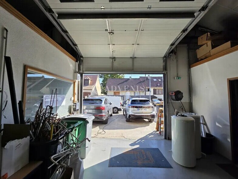 Flex in Villeparisis for lease - Interior Photo - Image 3 of 8