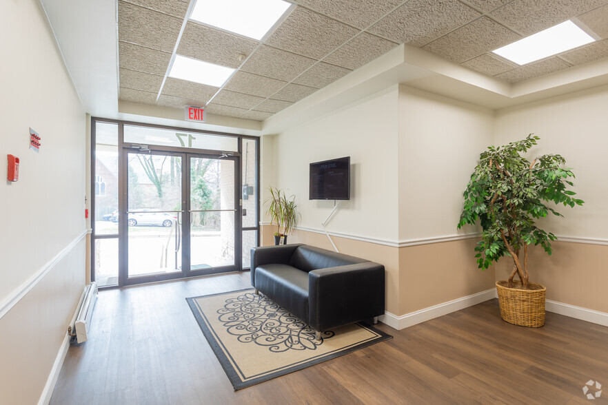 17 W Jefferson St, Rockville, MD for lease - Lobby - Image 3 of 16