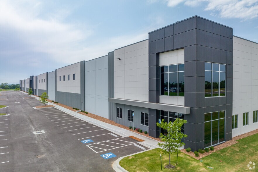 5135 E 76th St N, Tulsa, OK for sale - Primary Photo - Image 1 of 1