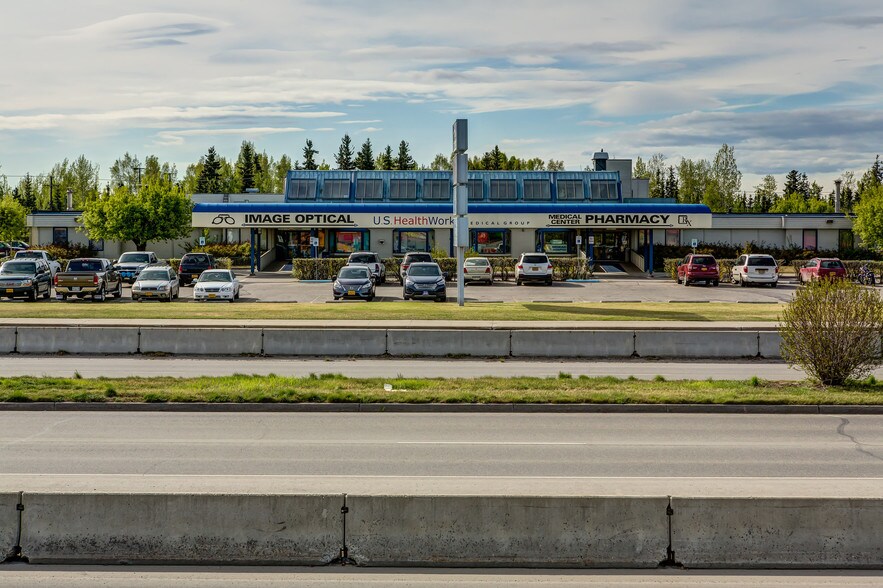 1863-1867 Airport Way, Fairbanks, AK for sale - Primary Photo - Image 1 of 1