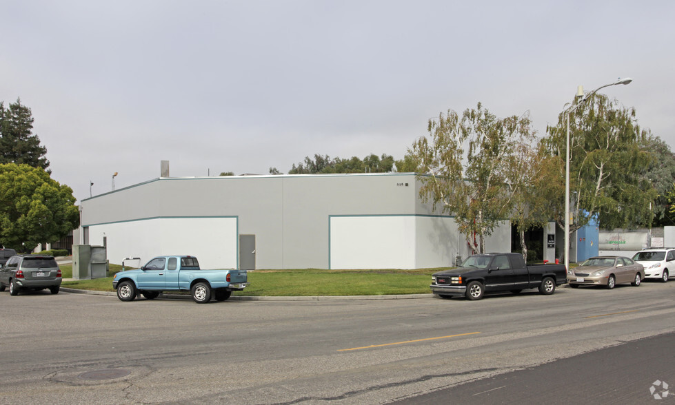 3400 Bassett St, Santa Clara, CA for sale - Primary Photo - Image 1 of 1