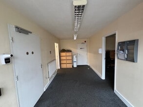 Clydesmill Pl, Glasgow for lease Interior Photo- Image 2 of 6