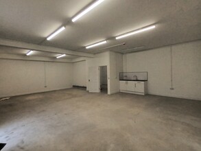 85 Bogmoor Rd, Glasgow for lease Interior Photo- Image 2 of 8