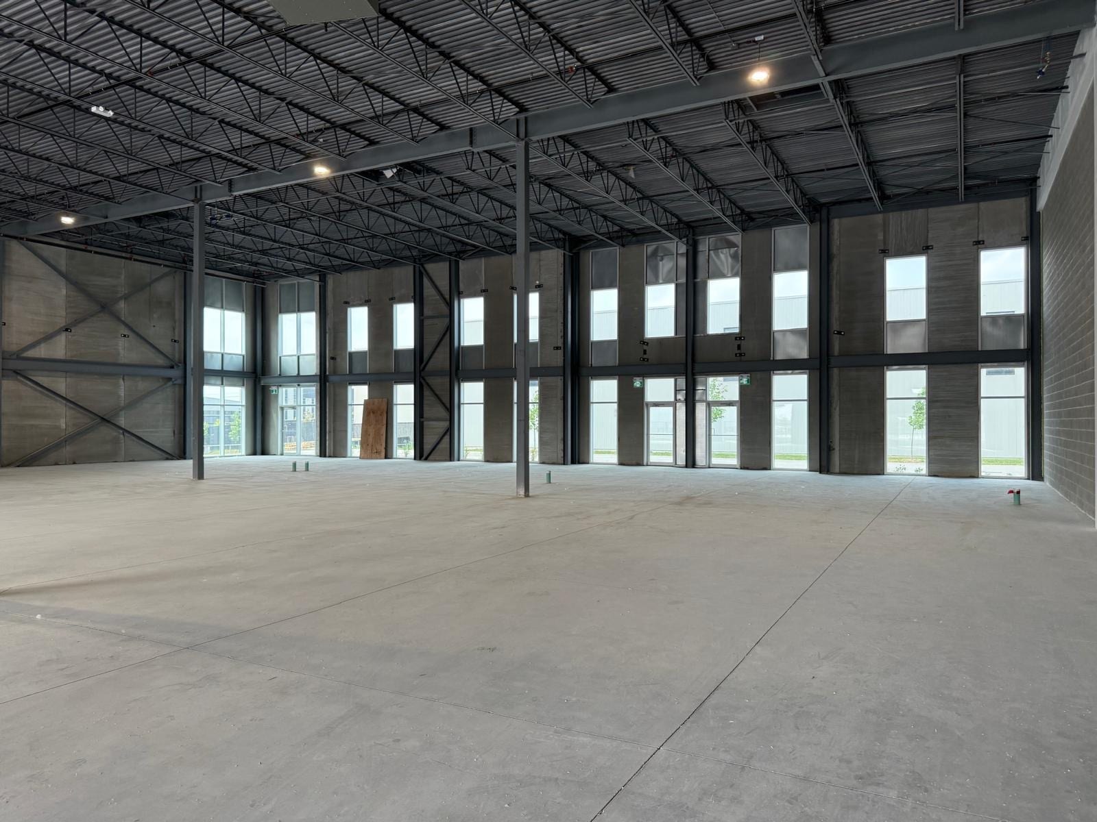 125 Goddard Cres, Cambridge, ON for lease Interior Photo- Image 1 of 2