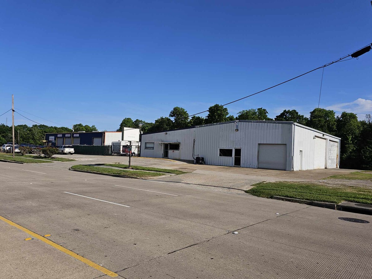 1517 Spencer Highway, La Porte, TX 77571 - Retail for Sale | LoopNet