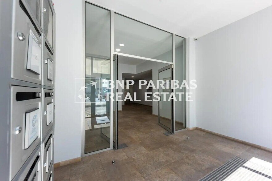 9-11 Rue Maurice Grandcoing, Ivry-sur-Seine for lease - Lobby - Image 2 of 11