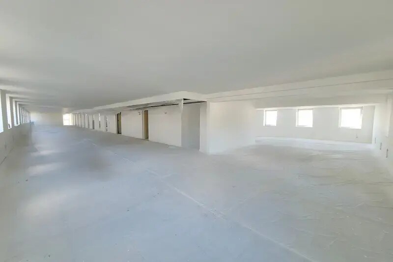 Office in Béziers for lease Interior Photo- Image 1 of 4