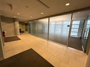 5202 Old Orchard Rd, Skokie, IL for lease Interior Photo- Image 2 of 15