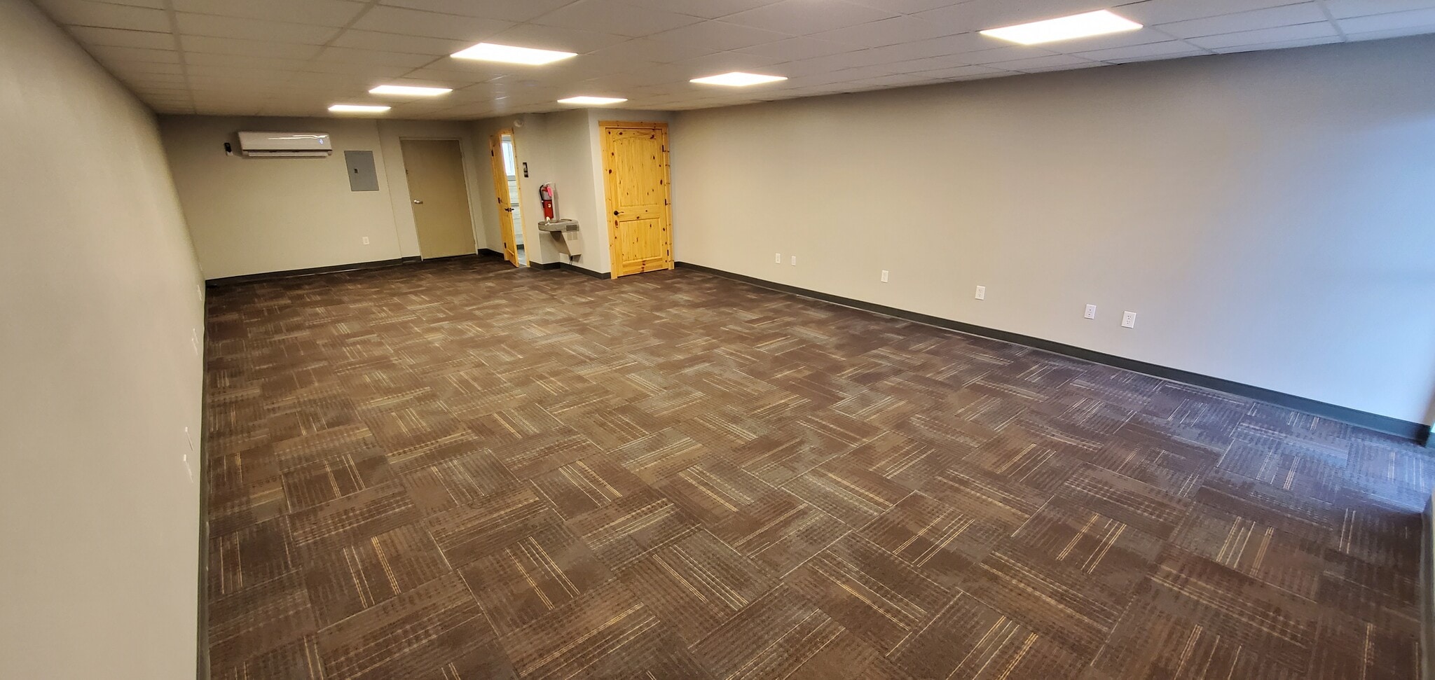 2222 N Memorial Pky, Huntsville, AL for lease Interior Photo- Image 1 of 6