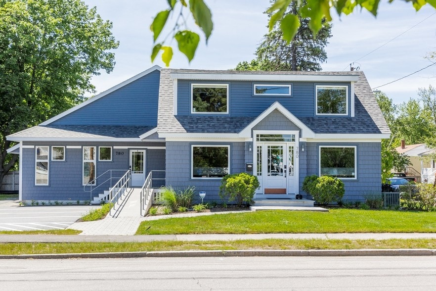 780 Broadway, South Portland, ME for sale - Building Photo - Image 1 of 1