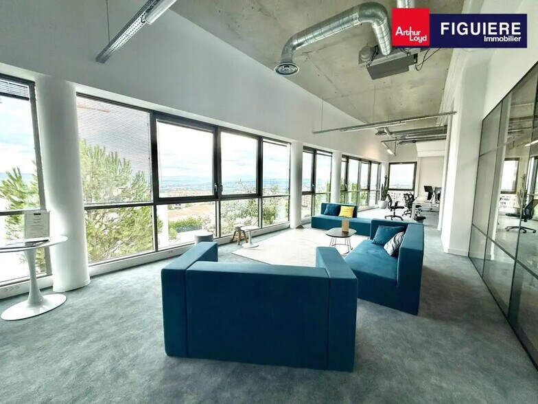 Office in Aix-en-Provence for lease - Building Photo - Image 1 of 24