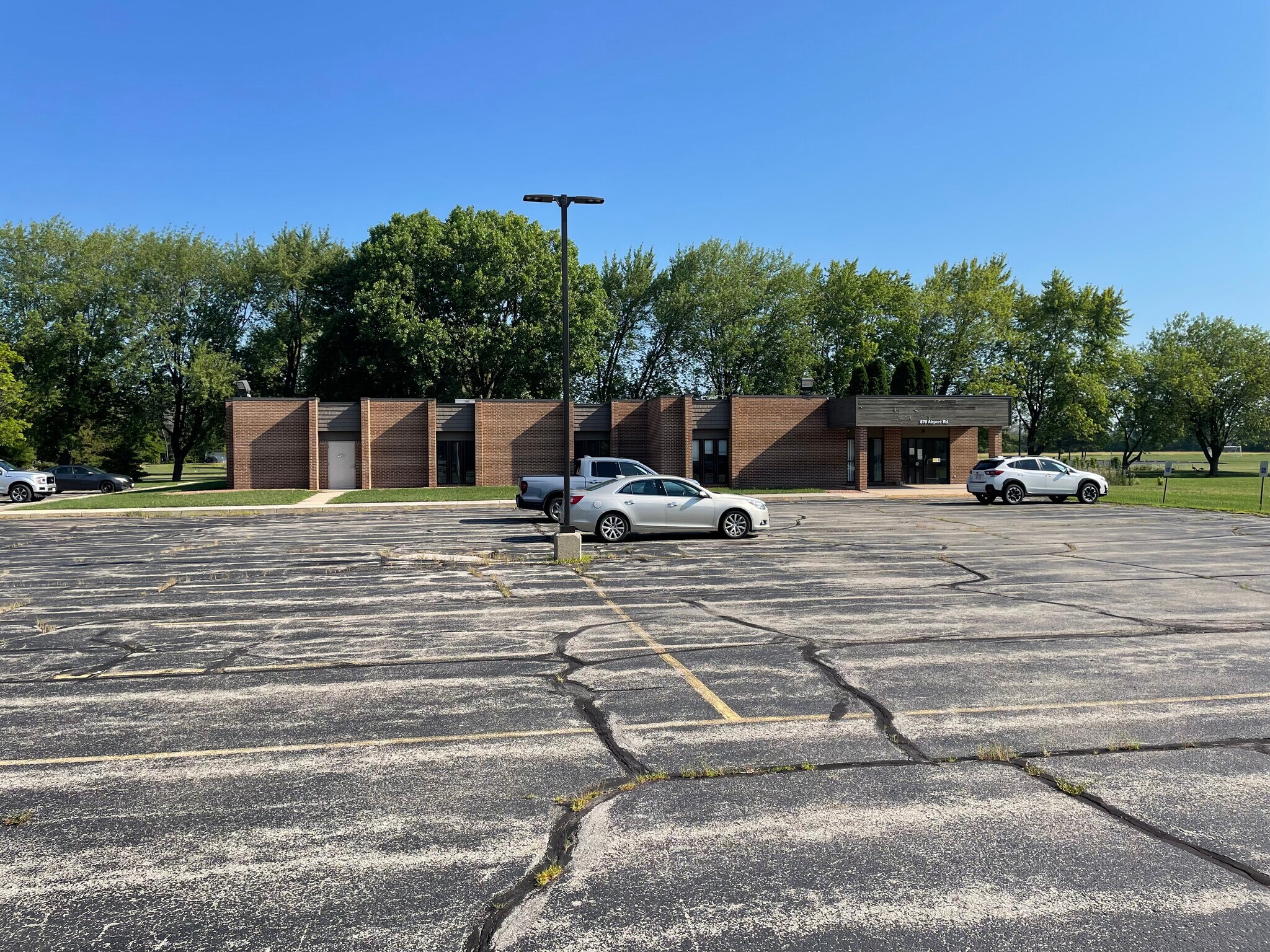 878 W Airport Rd, Menasha, WI for sale Building Photo- Image 1 of 1