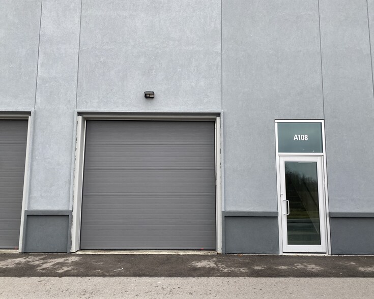1042 Garner Rd W, Ancaster, ON for lease - Building Photo - Image 3 of 7