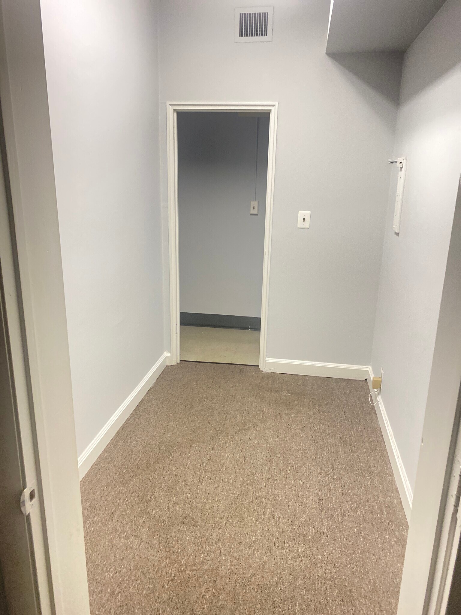 3601 Greenway, Baltimore, MD 21218 Carrollton Condominiums