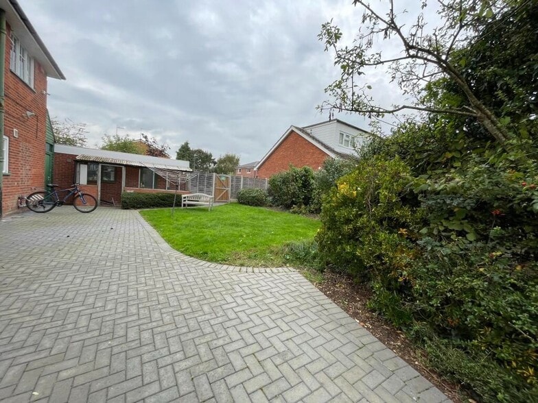 21 Station Rd, Studley for lease - Building Photo - Image 3 of 6