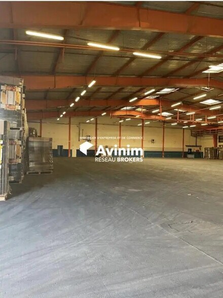 Industrial in Tarascon for lease - Interior Photo - Image 2 of 5