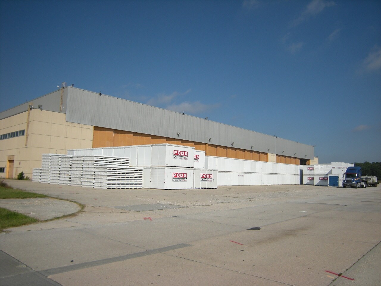 368 Burman Blvd, Calverton, NY 11933 Outside Storage For Tenants