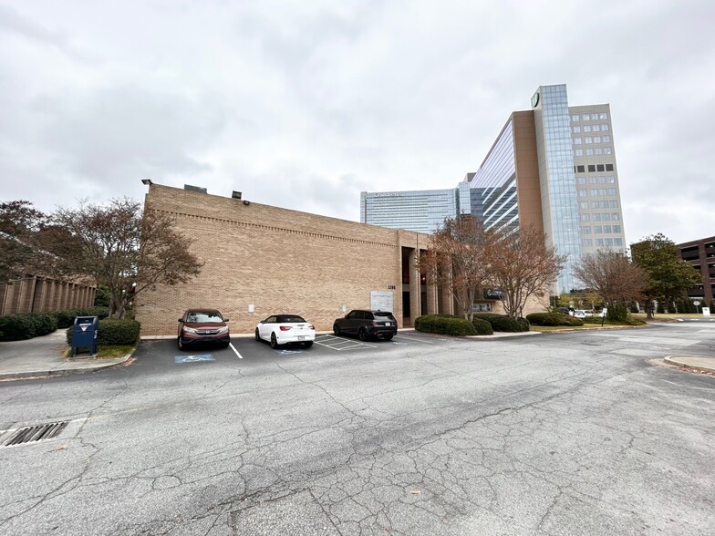 2250 N Druid Hills Rd NE, Atlanta, GA for lease - Building Photo - Image 1 of 10