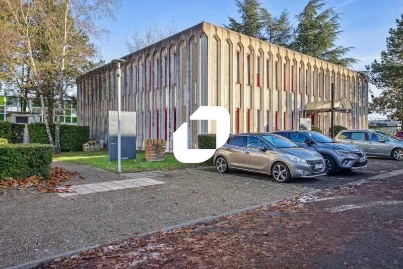 Flex in Les Ulis for sale Building Photo- Image 1 of 11