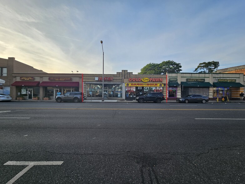 24-26 W Merrick Rd, Freeport, NY for sale - Building Photo - Image 1 of 44