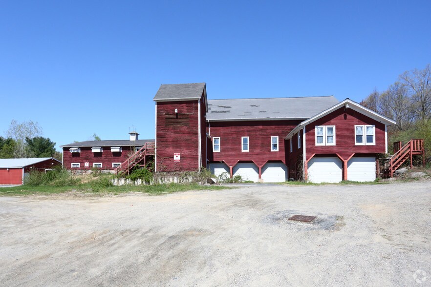 100 River Rd W, Berlin, MA 01503