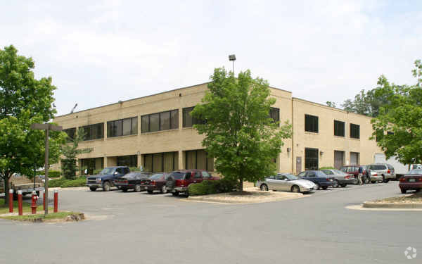 8433 Backlick Rd, Lorton, VA for lease - Building Photo - Image 3 of 23