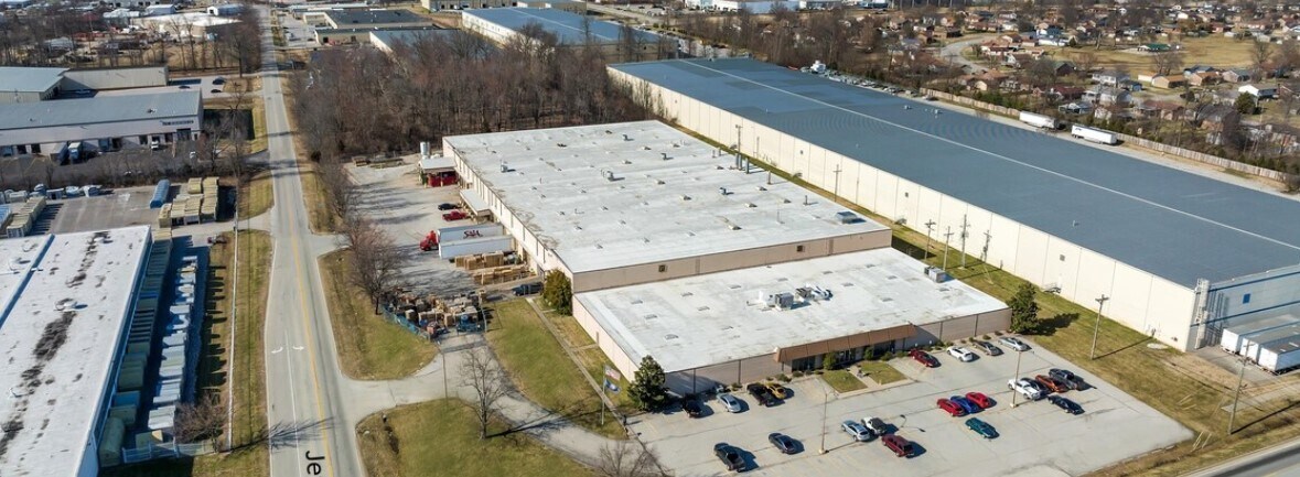 4601 E Indian Trl, Louisville, KY for lease Primary Photo- Image 1 of 2