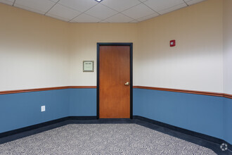 2000 Sam Rittenberg Blvd, Charleston, SC for lease Interior Photo- Image 2 of 9