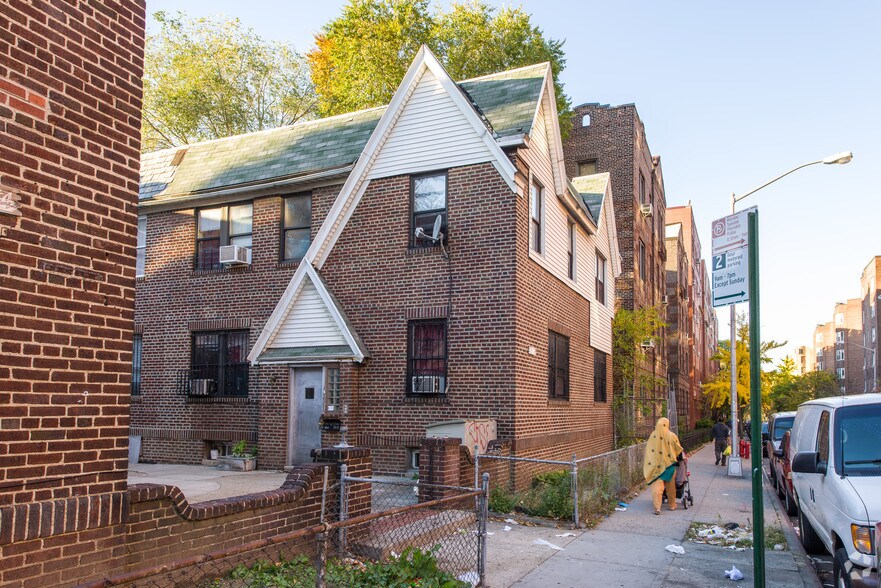 35-48 73rd St, Jackson Heights, NY for sale - Primary Photo - Image 1 of 2