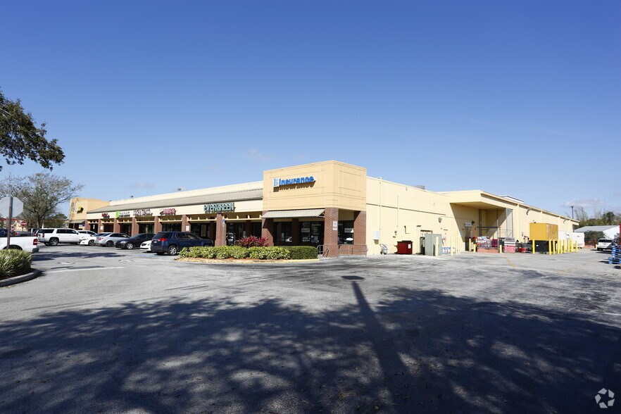 1090 Spirit Lake Rd, Winter Haven, FL 33880