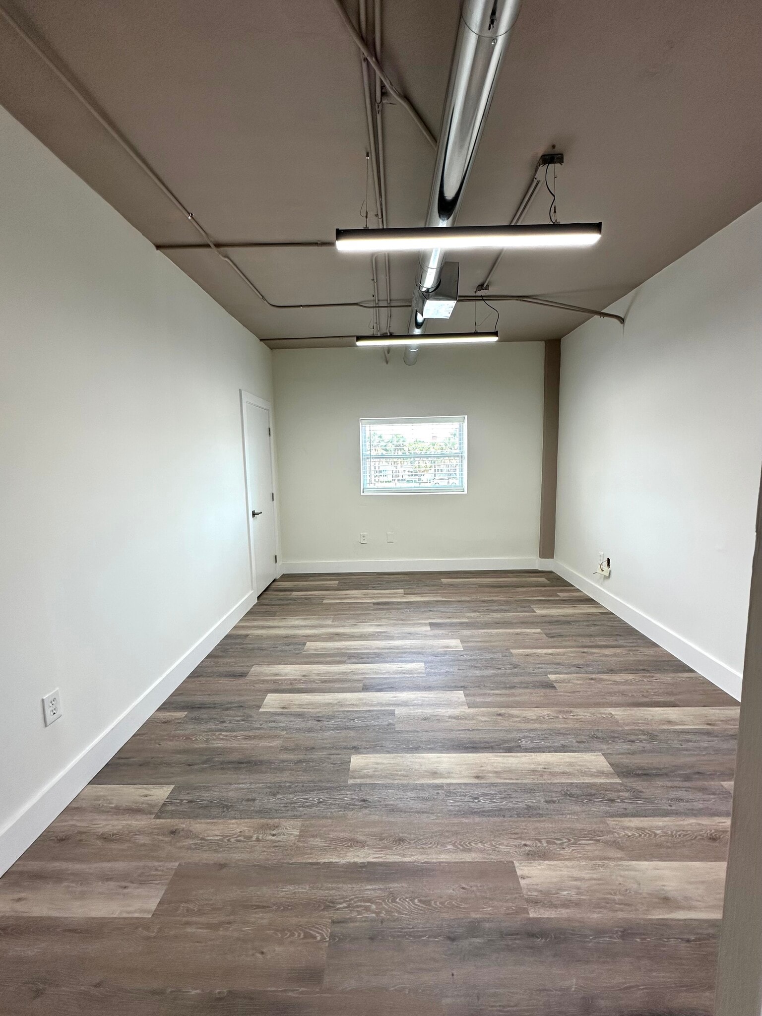 1900 S Harbor City Blvd, Melbourne, FL for lease Interior Photo- Image 1 of 3