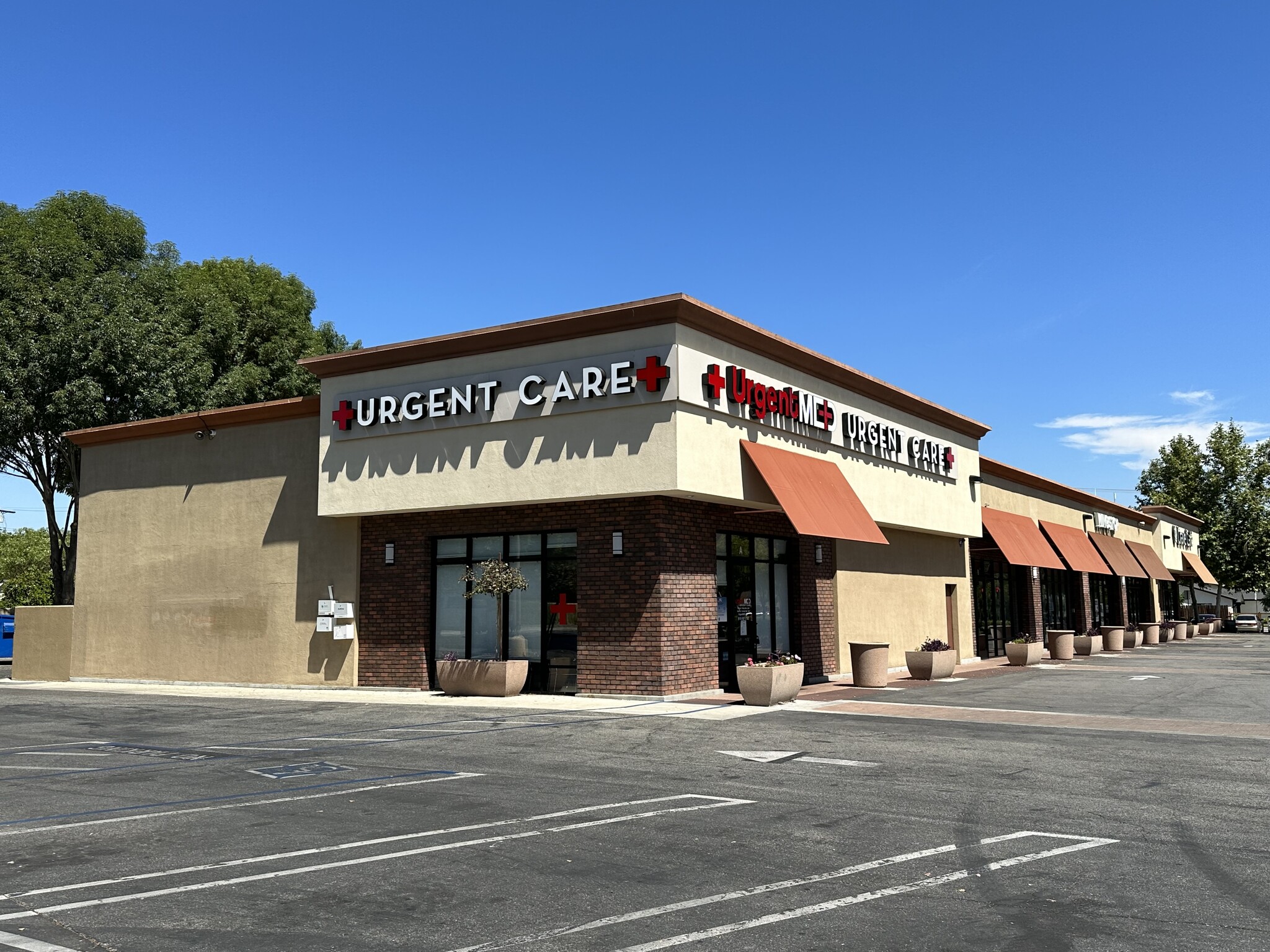 22950 Vanowen St, West Hills, CA for lease Building Photo- Image 1 of 5