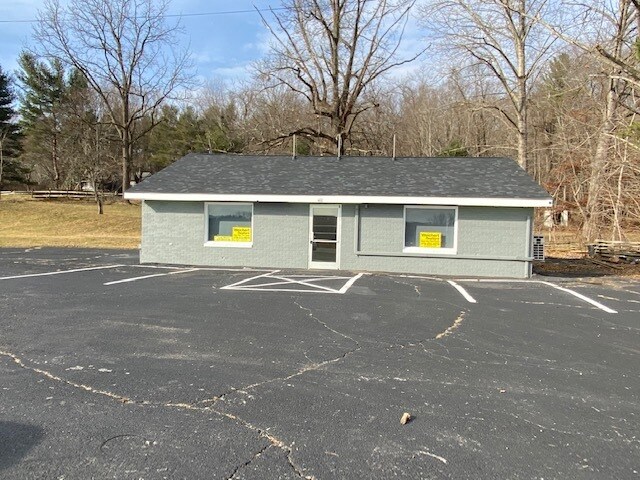 4692 E Lee Hwy, Max Meadows, VA for sale - Building Photo - Image 1 of 1