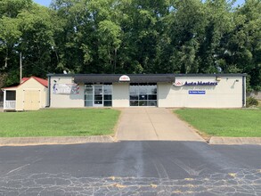 997 S Riverside Dr, Clarksville, TN for lease Building Photo- Image 2 of 8