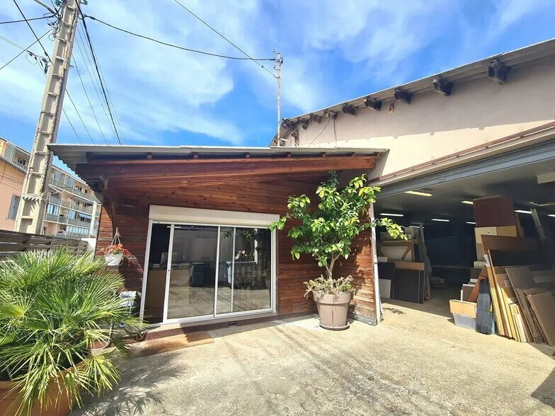 Industrial in Antibes for sale - Building Photo - Image 3 of 5