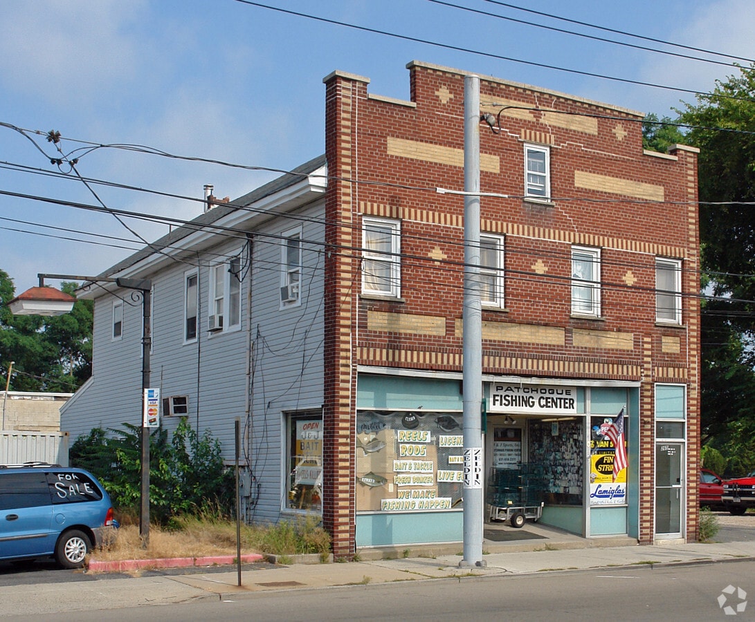 265 W Main St, Patchogue, NY 11772